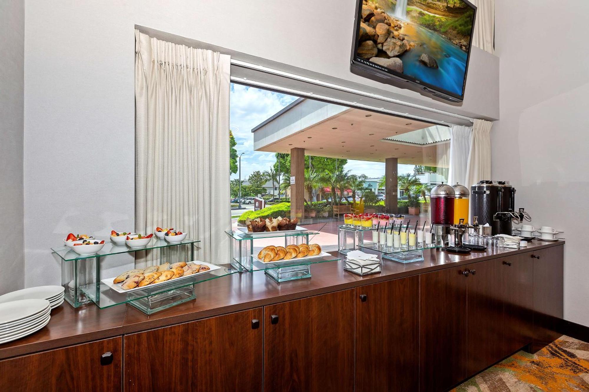 Doubletree By Hilton Whittier Hotell Eksteriør bilde